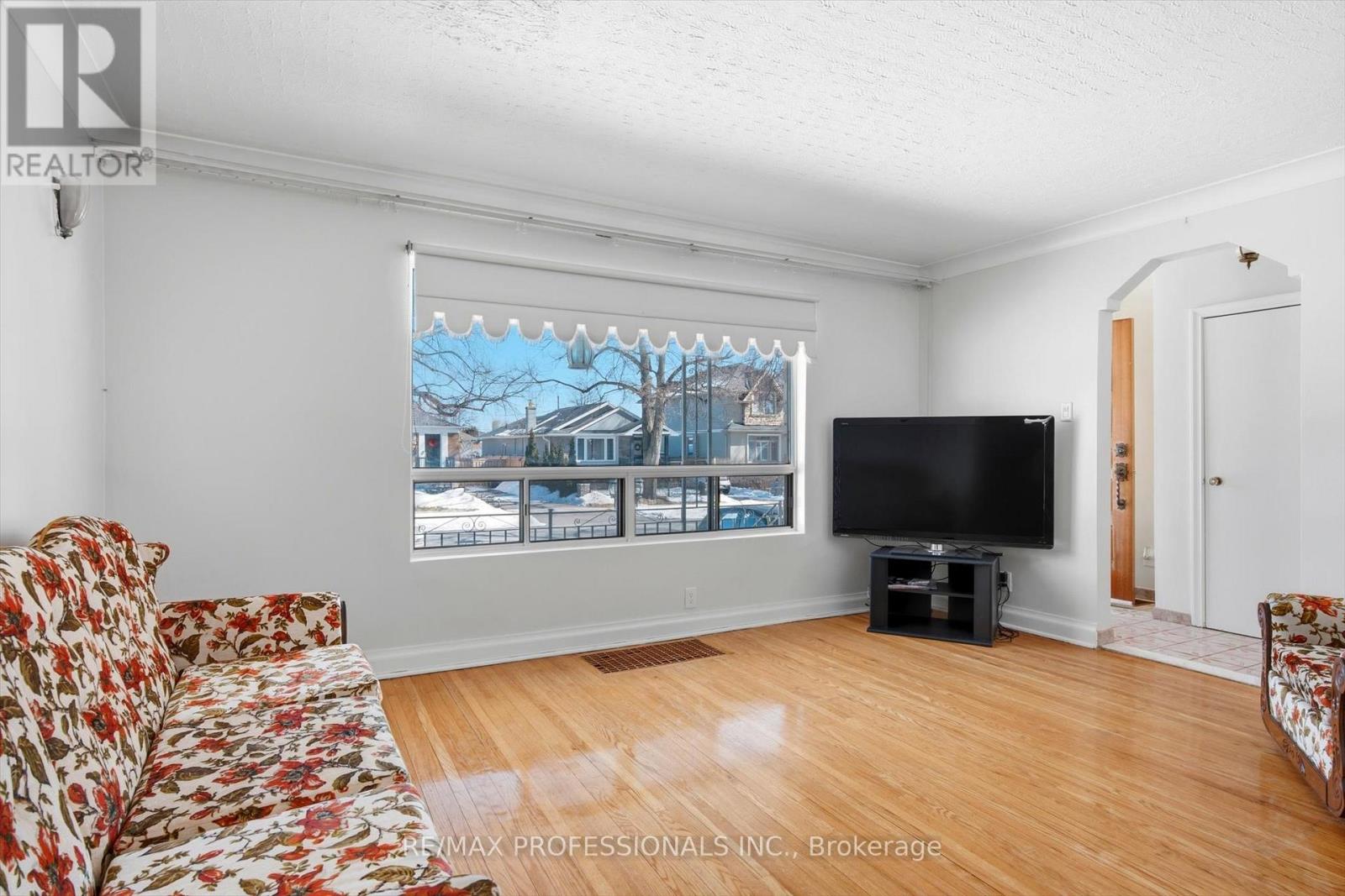54 CULNAN AVENUE - 5
