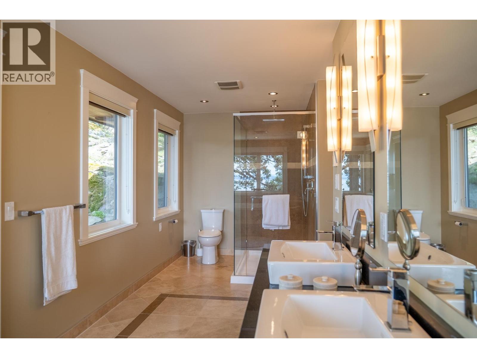 1369 MACKINNON ROAD, Pender Island