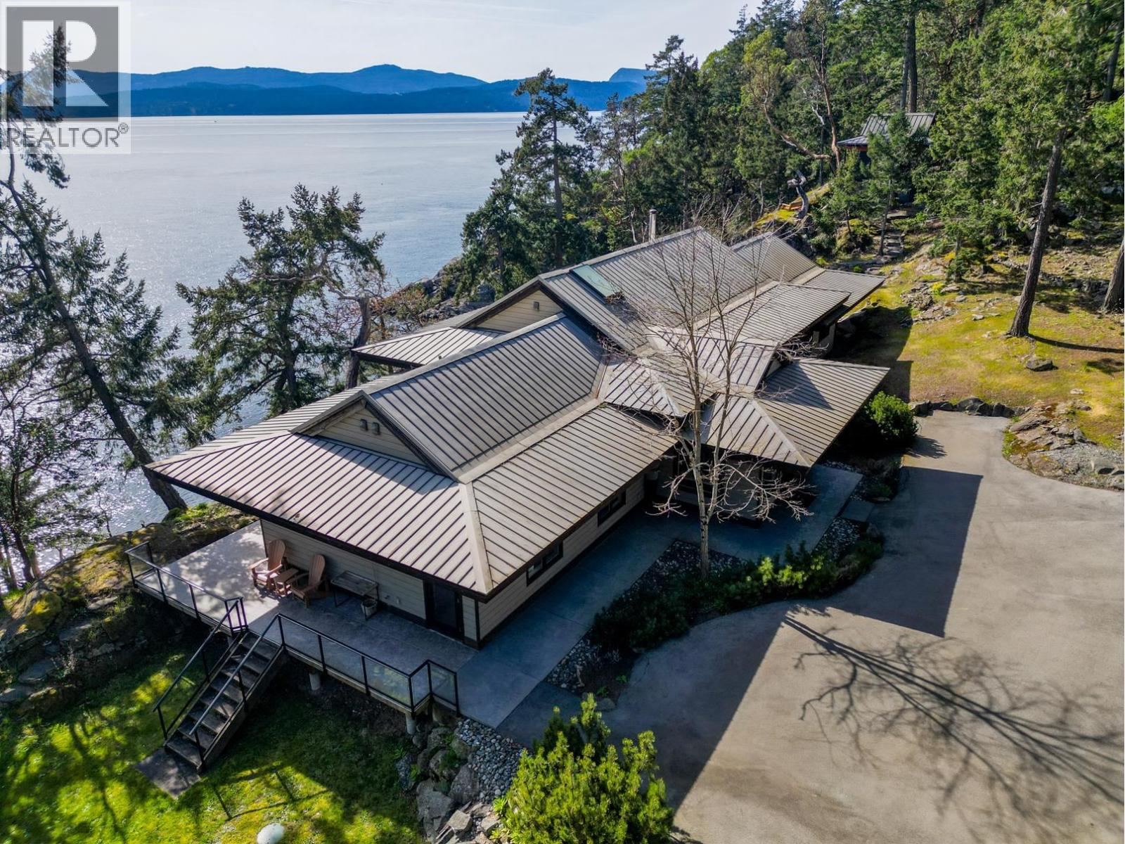 1369 MACKINNON ROAD, Pender Island