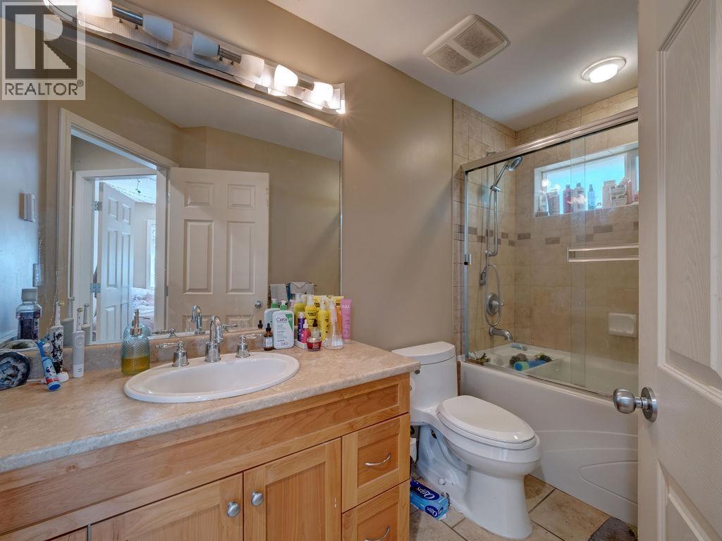 5886 SANDY HOOK ROAD, Sechelt