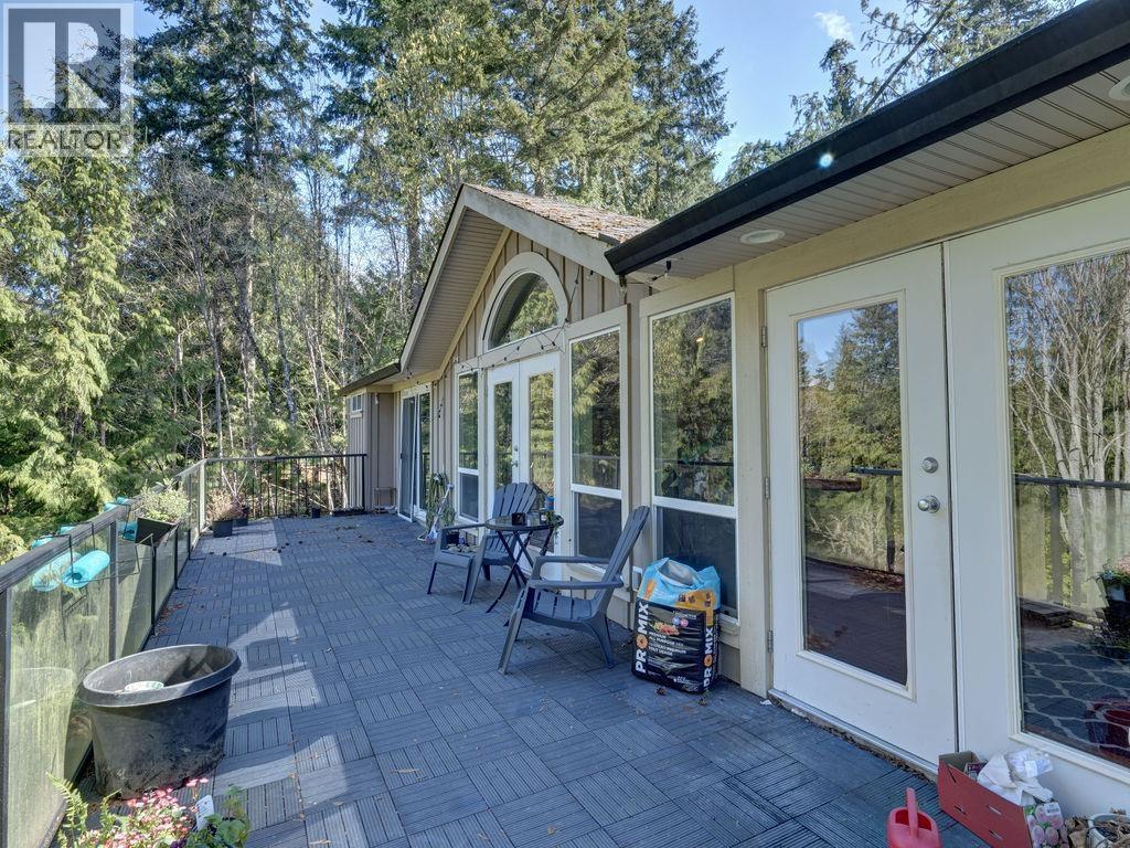5886 SANDY HOOK ROAD, Sechelt