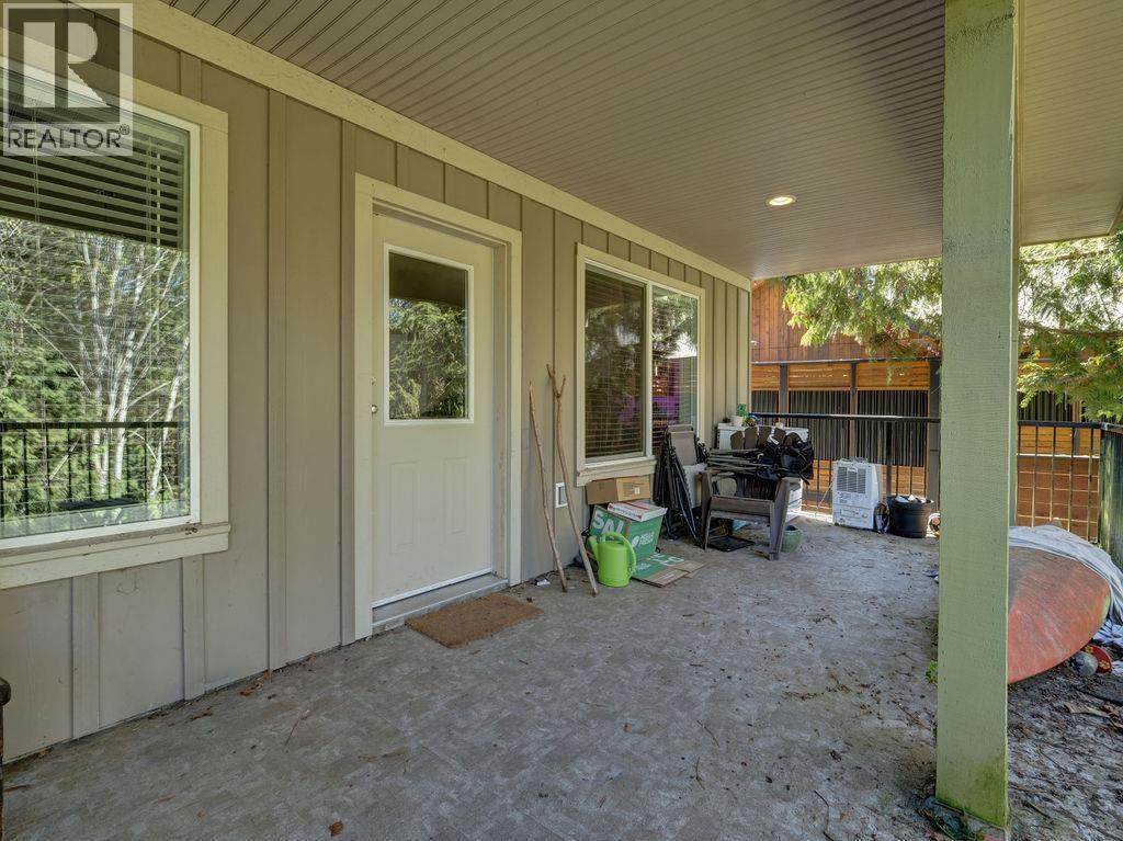 5886 SANDY HOOK ROAD, Sechelt