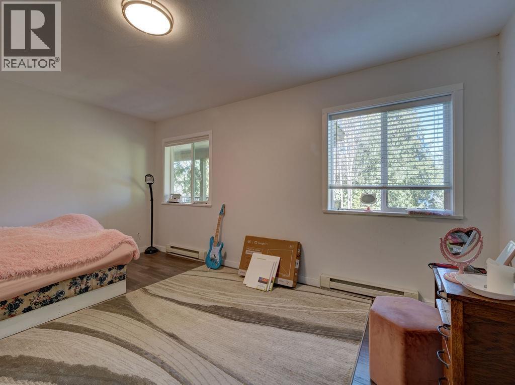 5886 SANDY HOOK ROAD, Sechelt