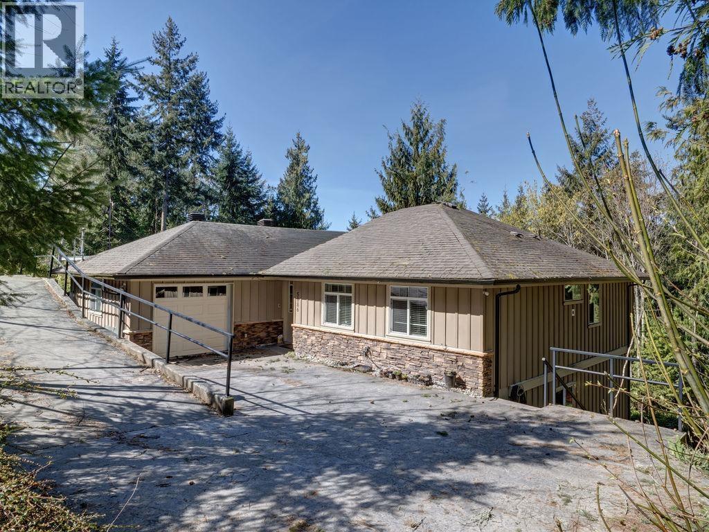 5886 SANDY HOOK ROAD, Sechelt
