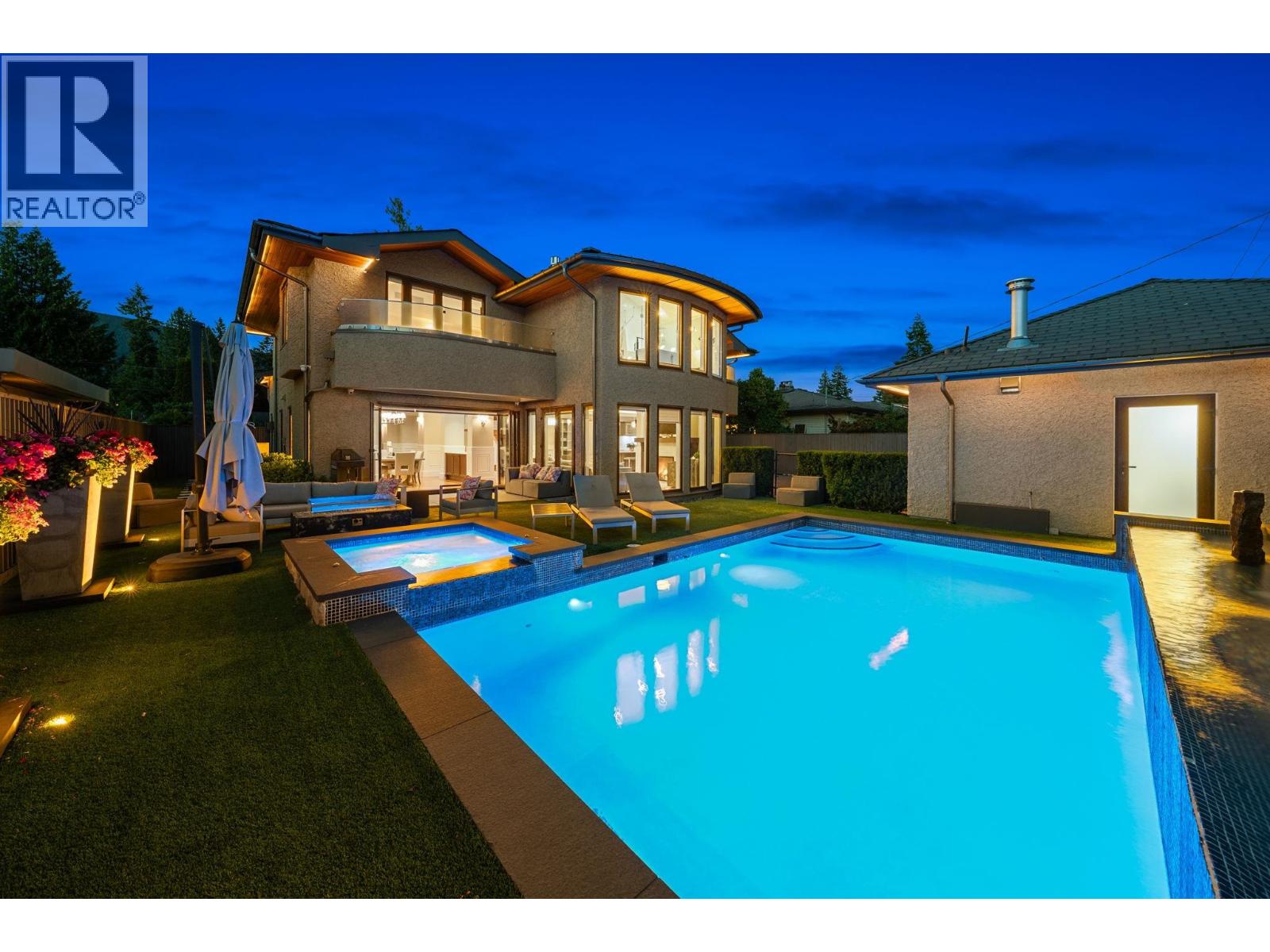 2809 EDGEMONT BOULEVARD, North Vancouver