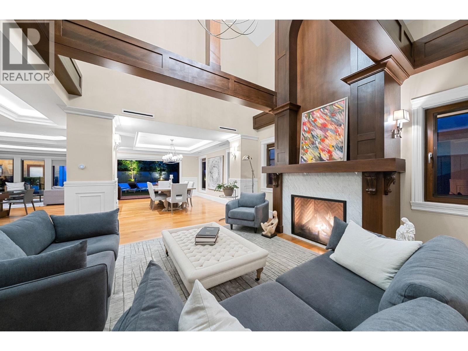 2809 EDGEMONT BOULEVARD, North Vancouver