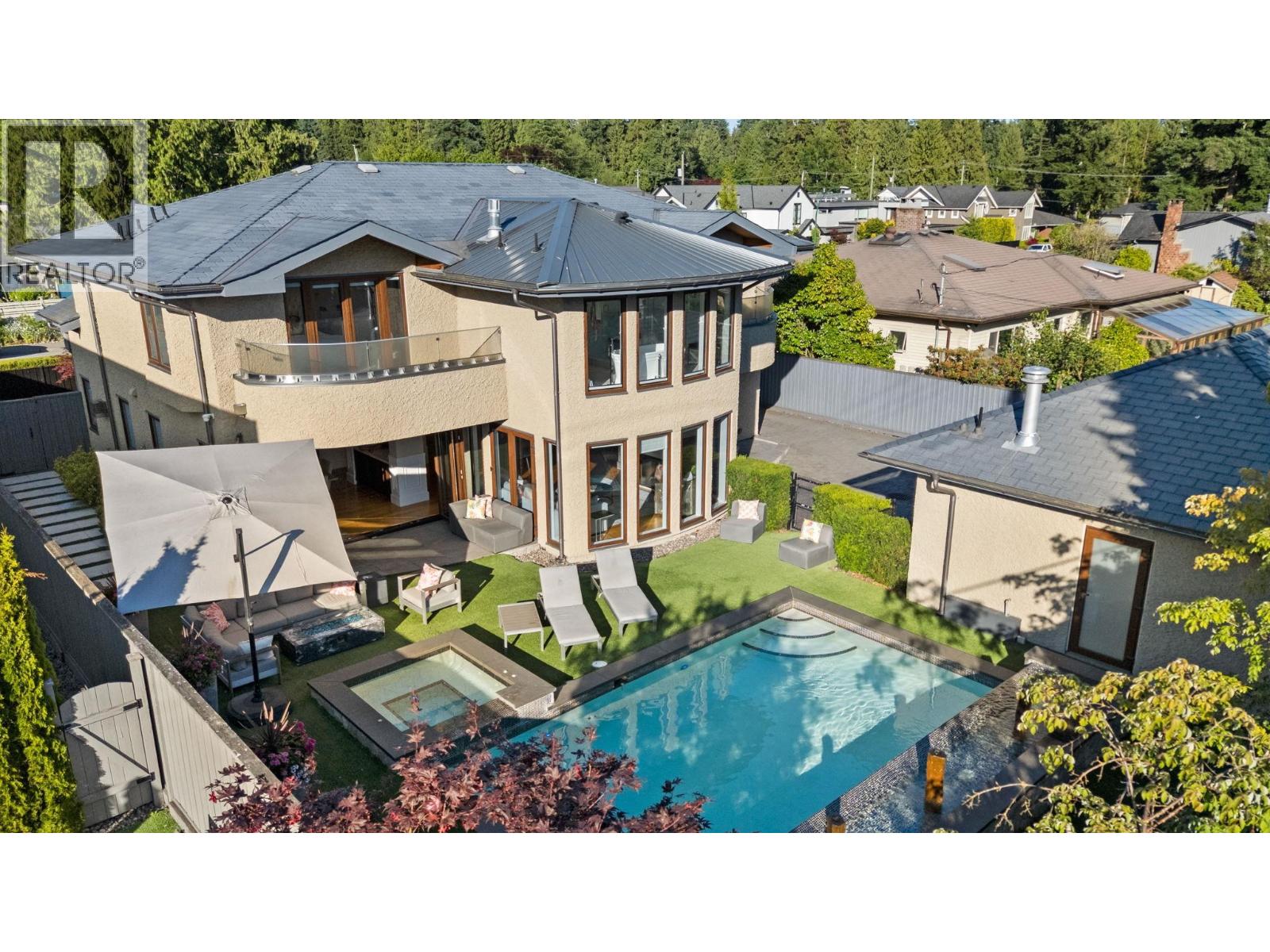 2809 EDGEMONT BOULEVARD, North Vancouver