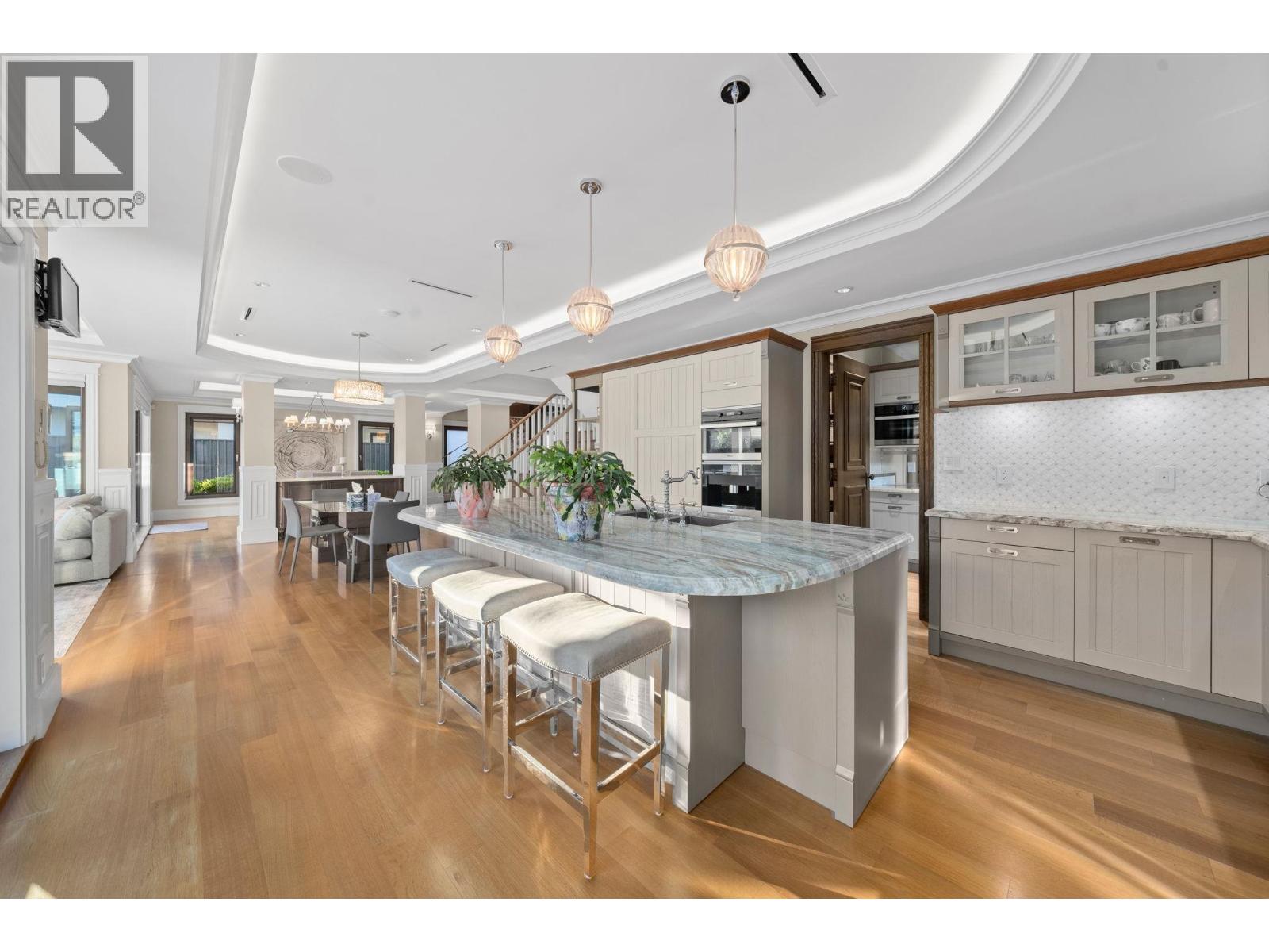 2809 EDGEMONT BOULEVARD, North Vancouver