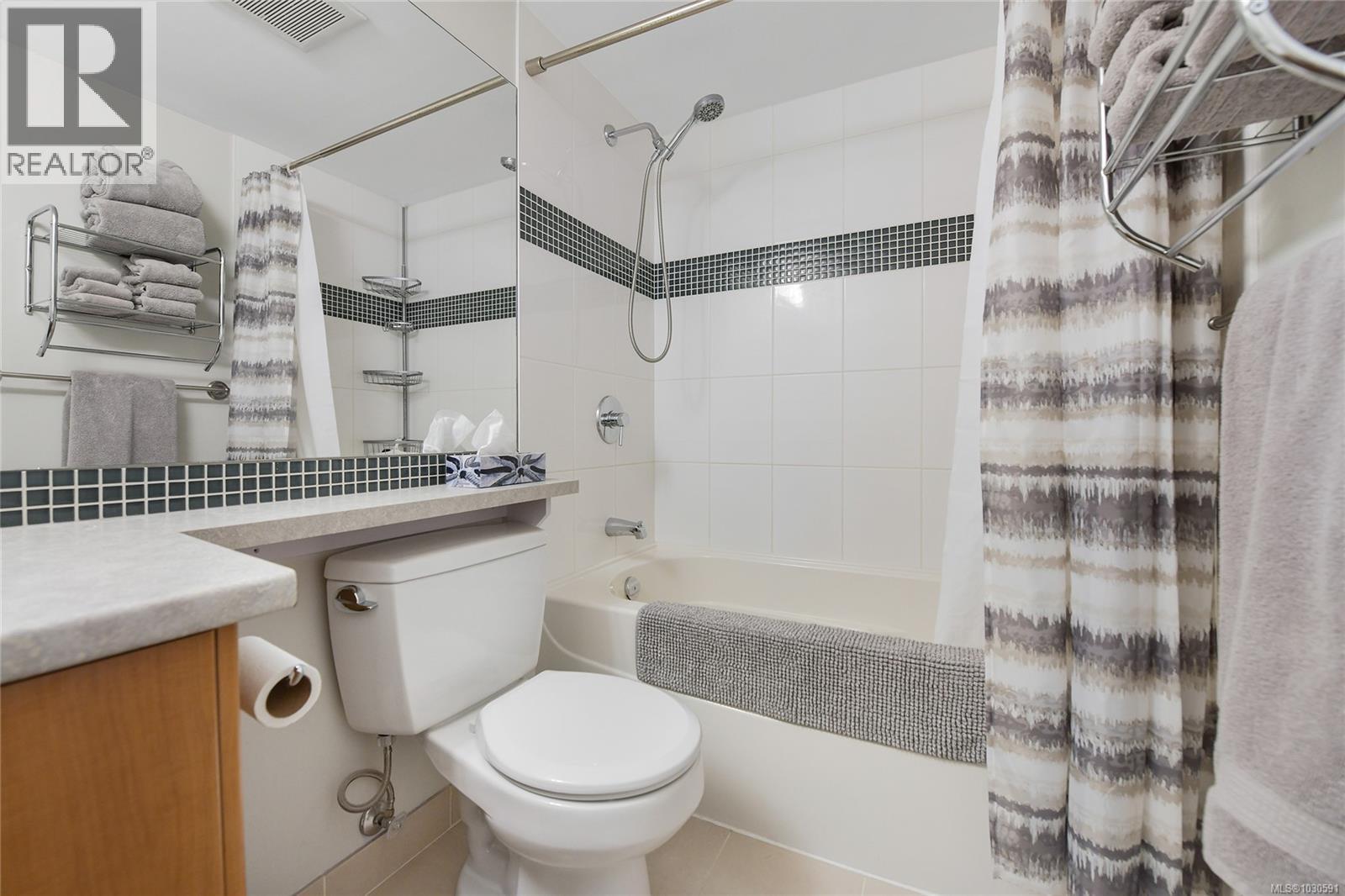 1903 751 Fairfield Rd, Victoria