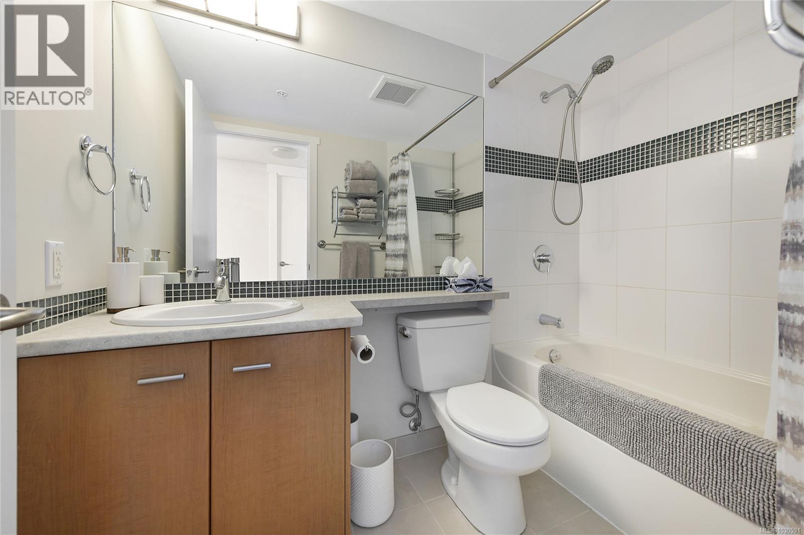 1903 751 Fairfield Rd, Victoria