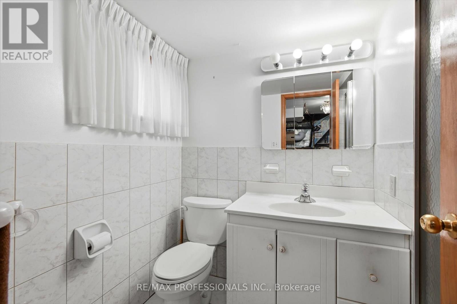 54 CULNAN AVENUE - 21