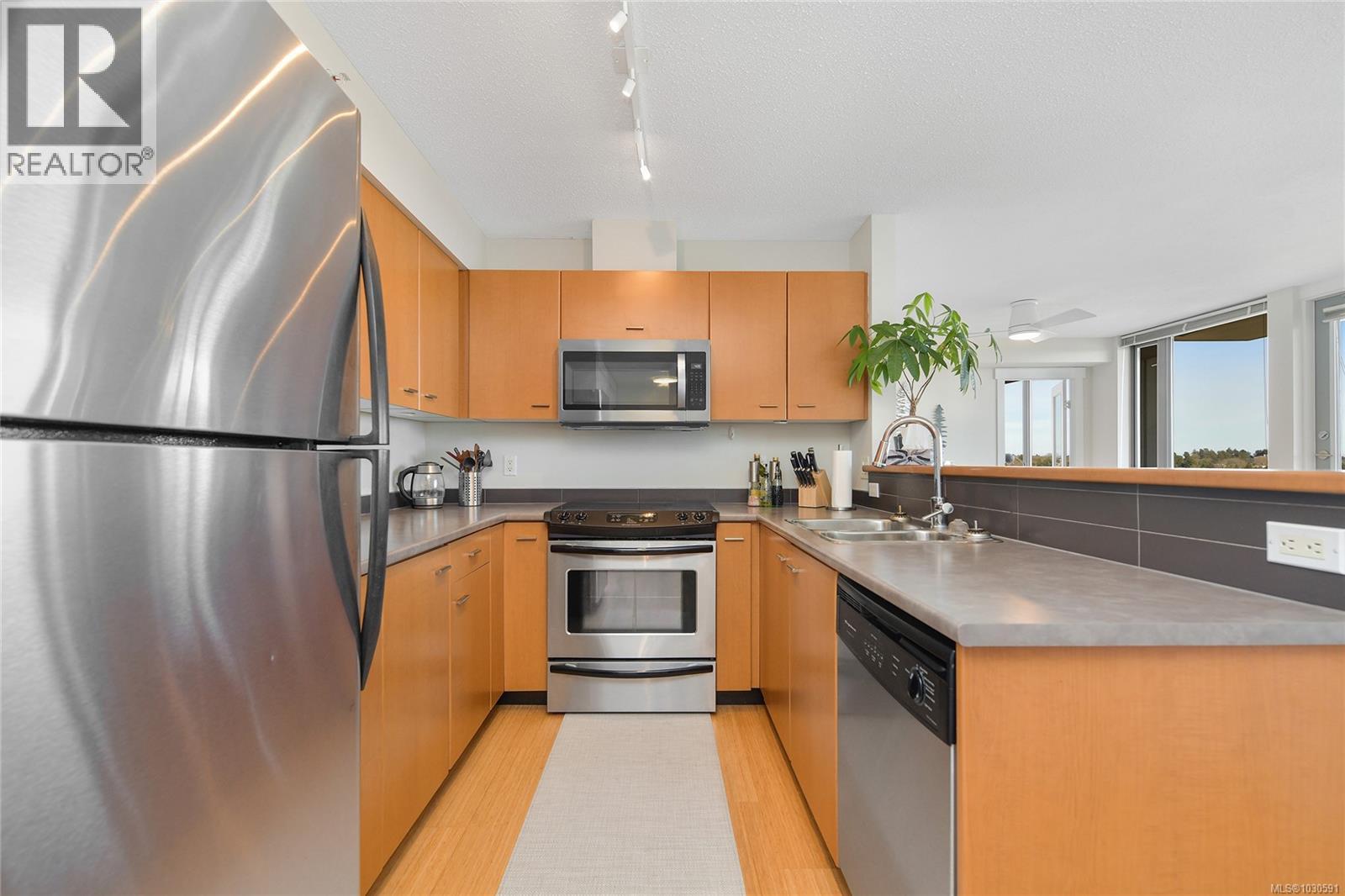 1903 751 Fairfield Rd, Victoria