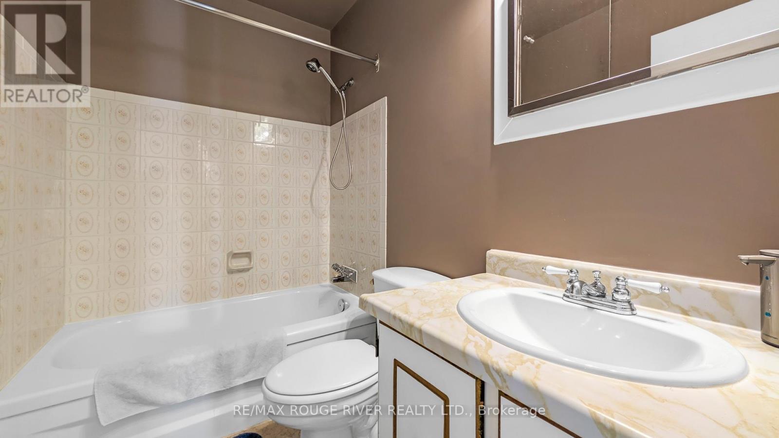 20 COYLE CRESCENT - 10
