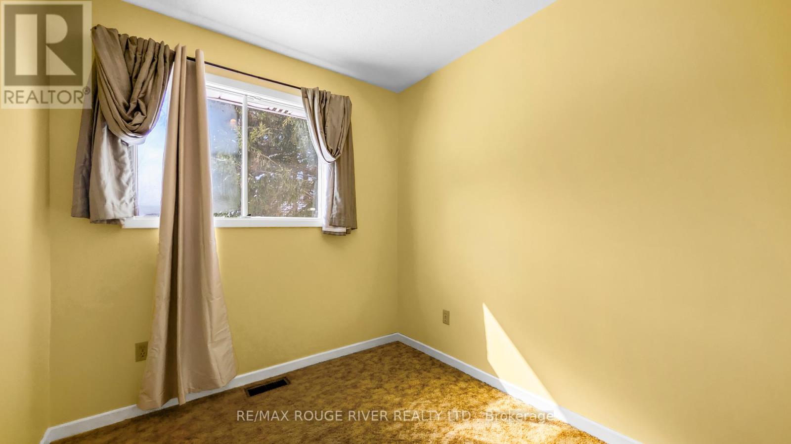 20 COYLE CRESCENT - 12