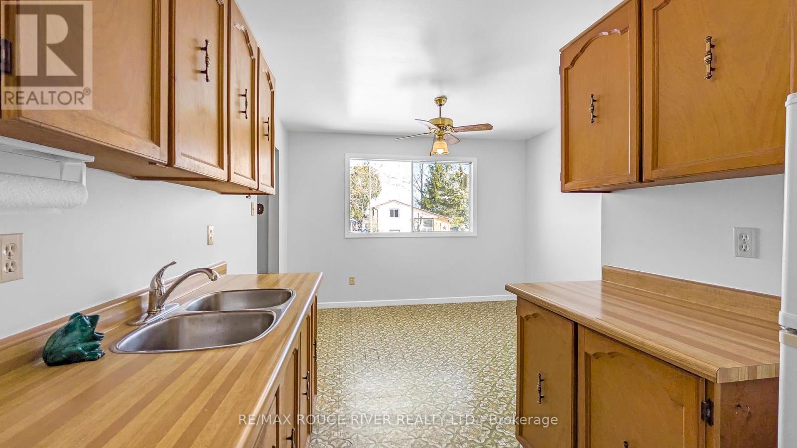 20 COYLE CRESCENT - 14