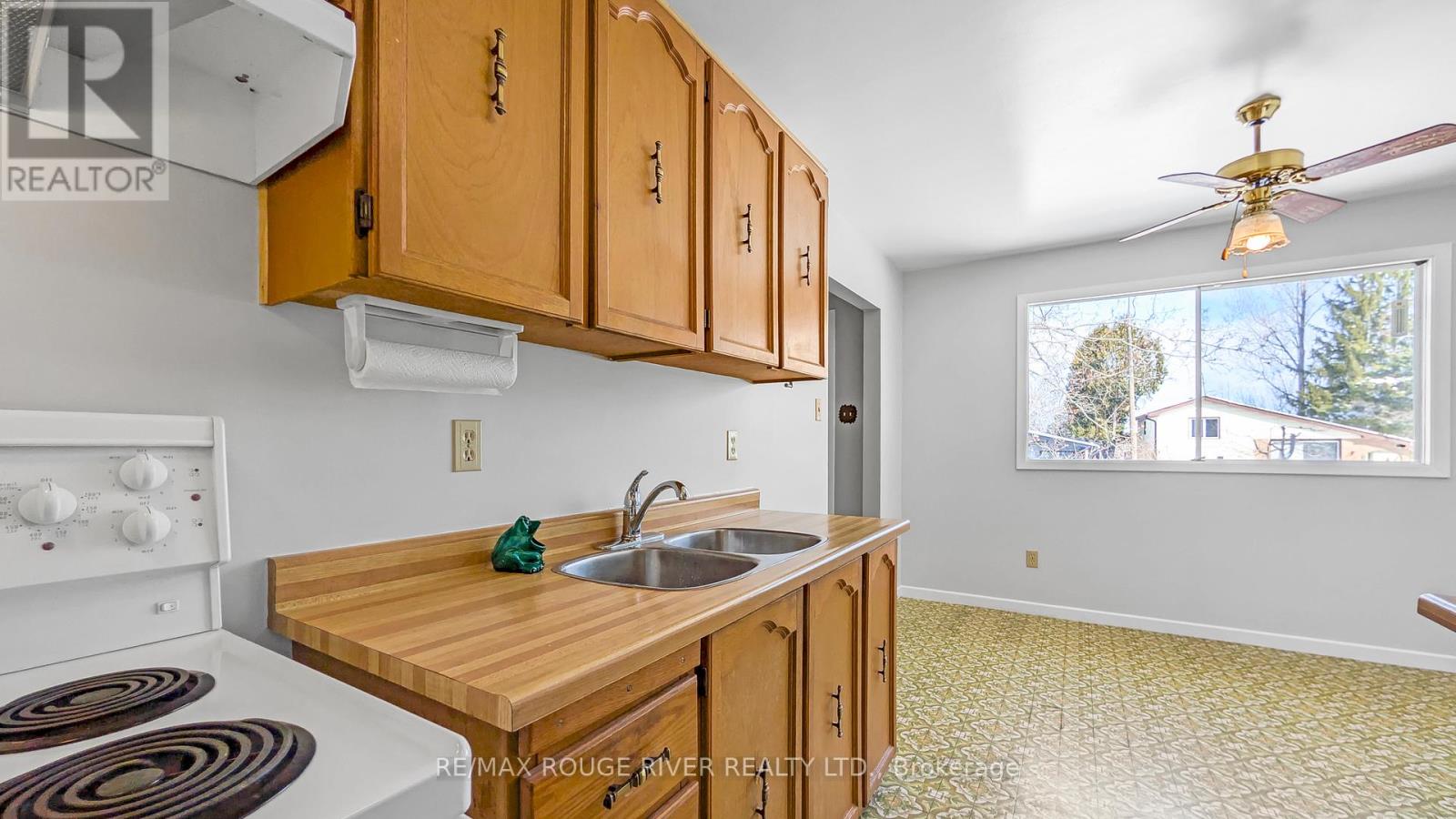 20 COYLE CRESCENT - 16