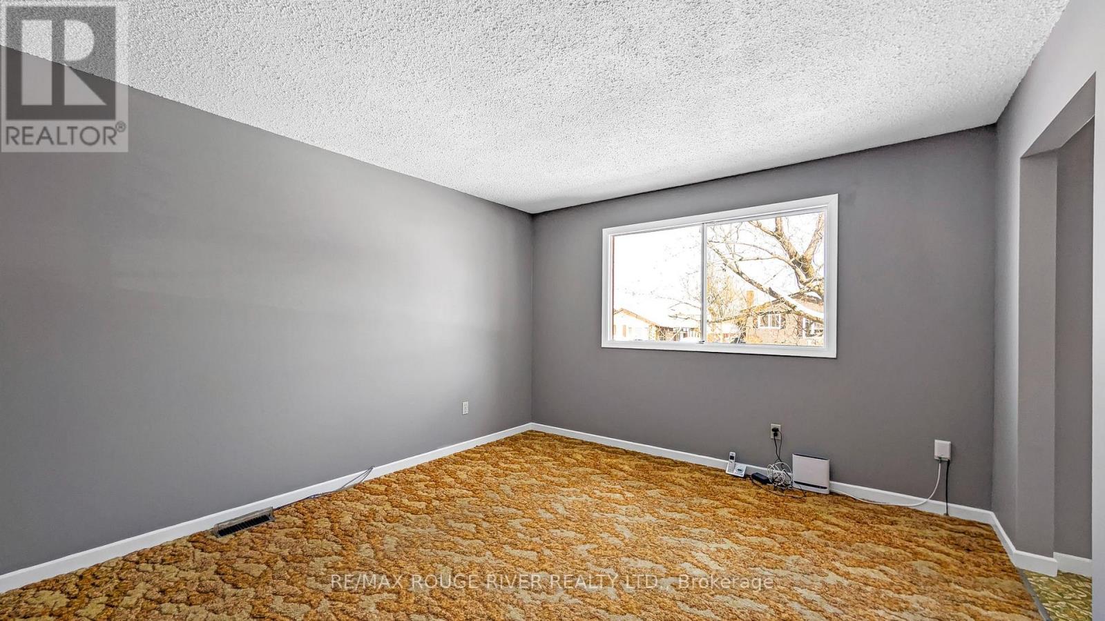 20 COYLE CRESCENT - 24