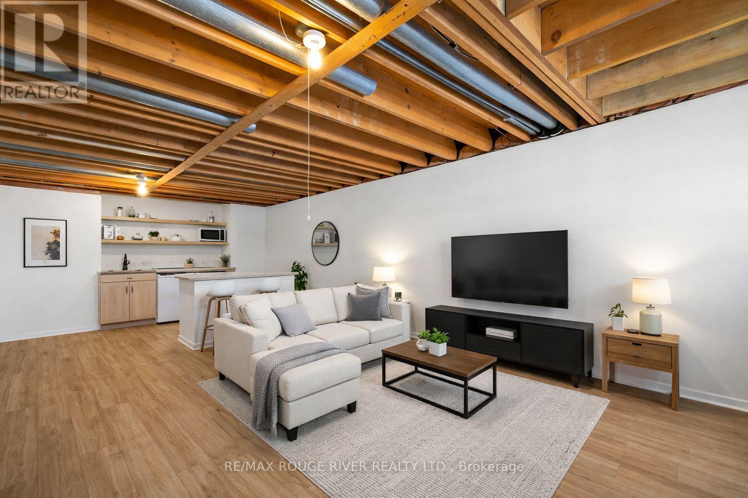 20 COYLE CRESCENT - 27