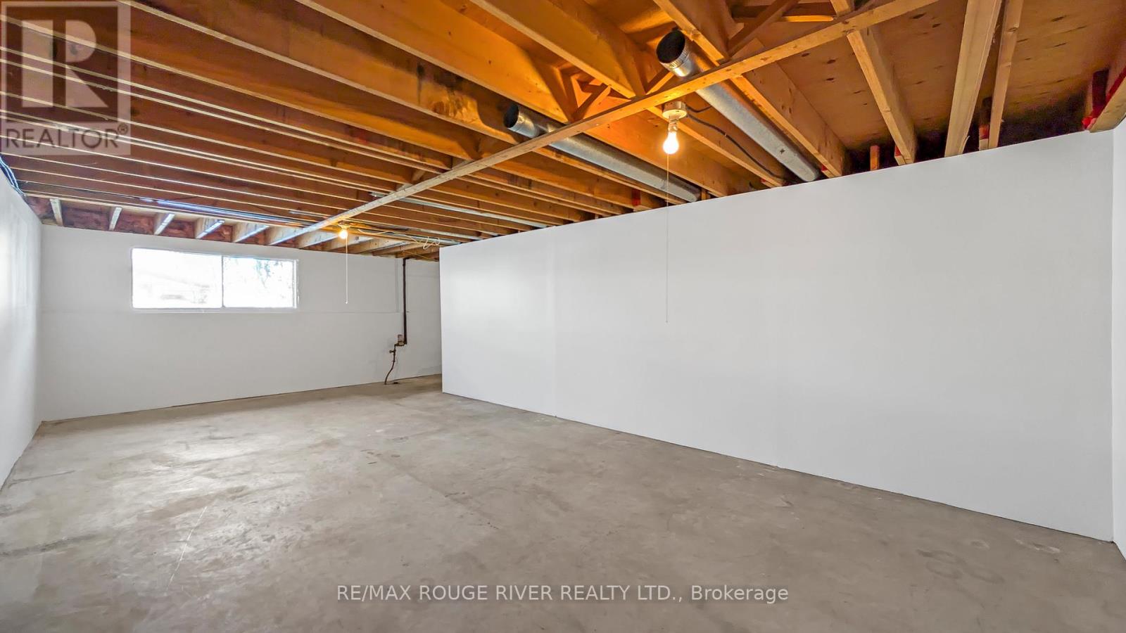 20 COYLE CRESCENT - 28