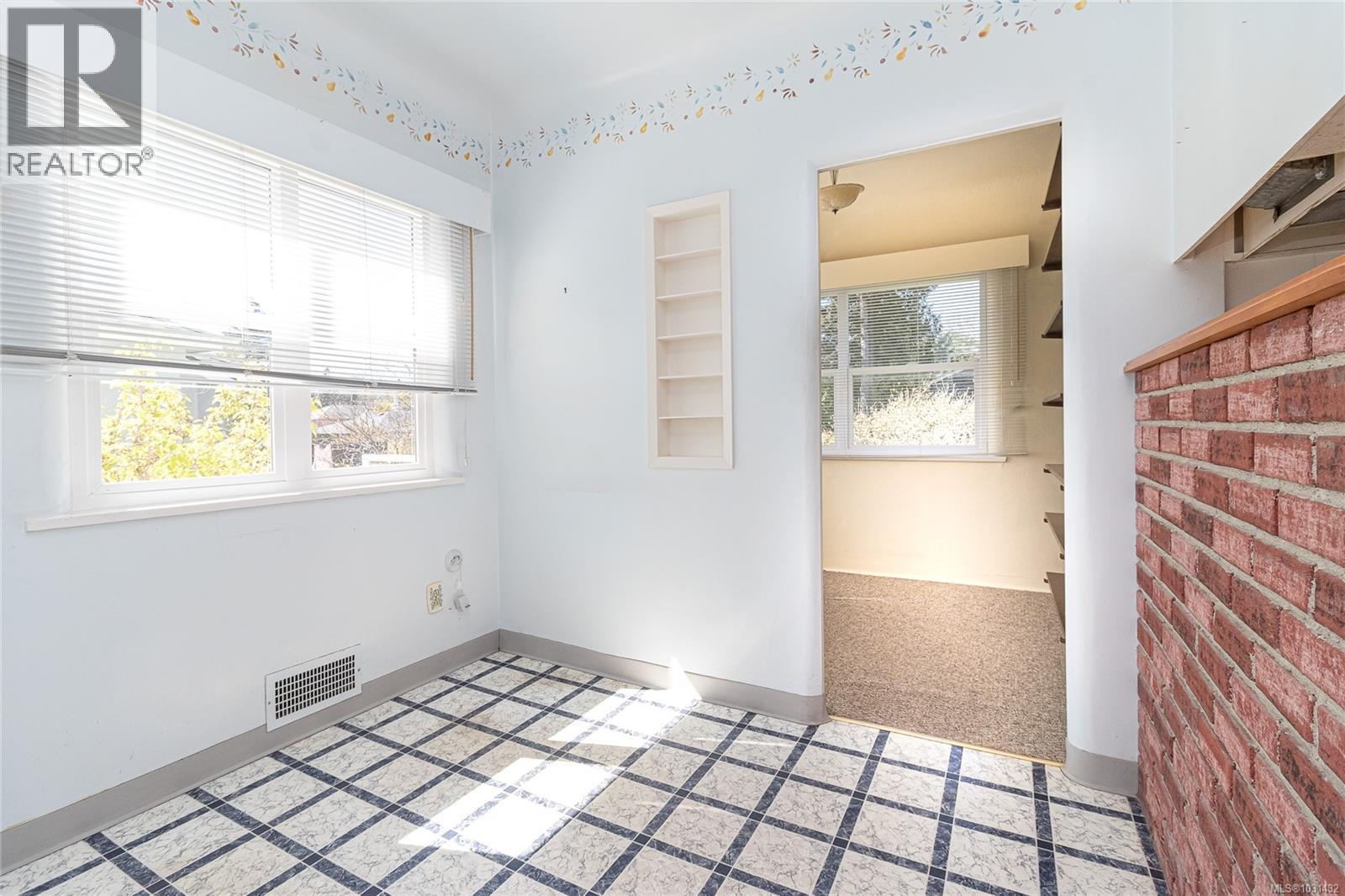  1030 Falkland Road, Oak Bay