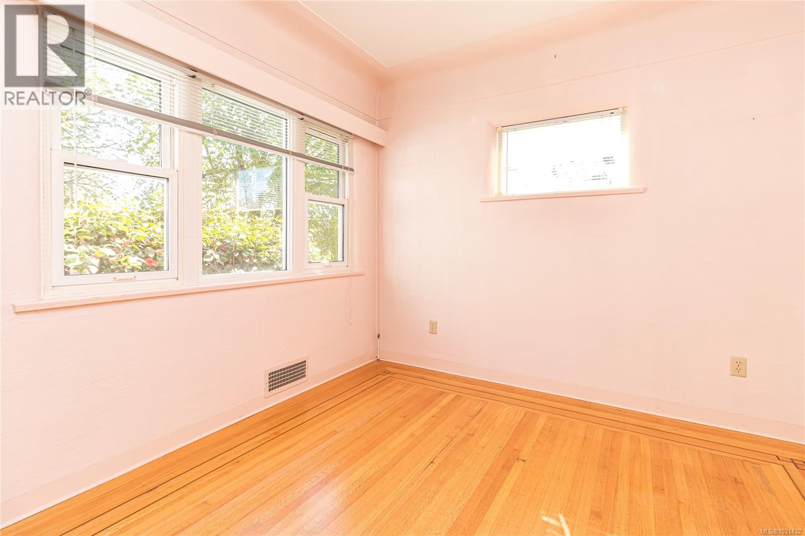  1030 Falkland Road, Oak Bay