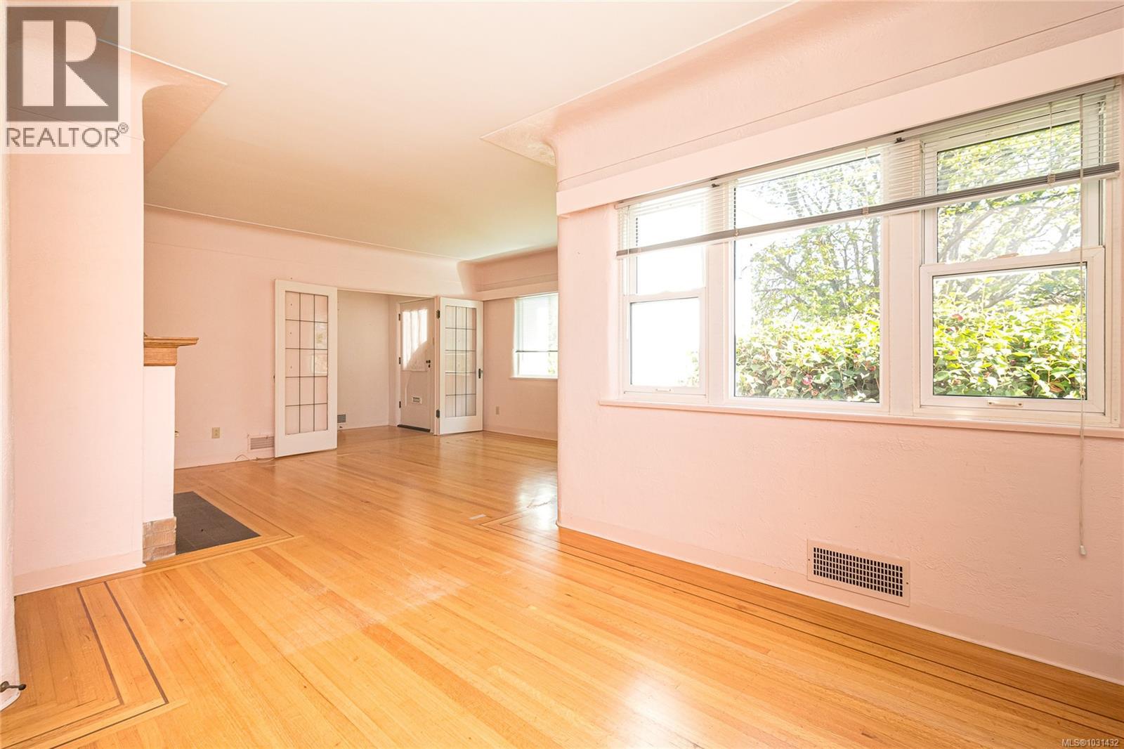  1030 Falkland Road, Oak Bay