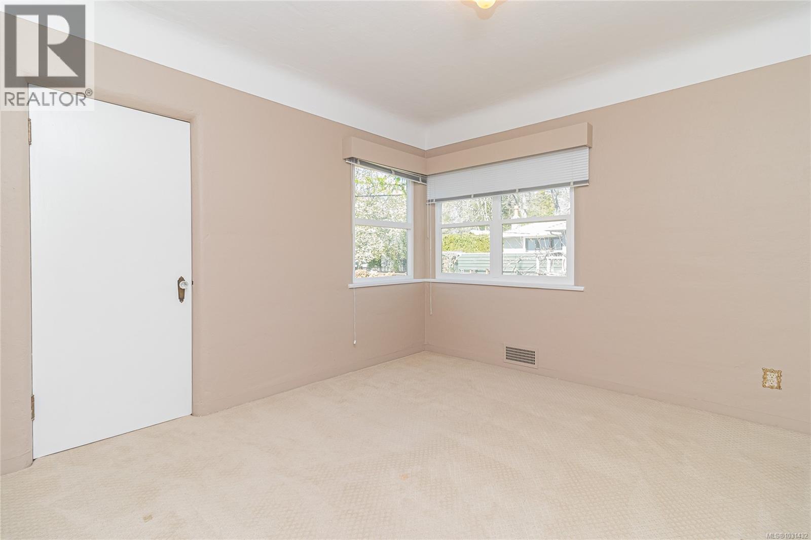  1030 Falkland Road, Oak Bay