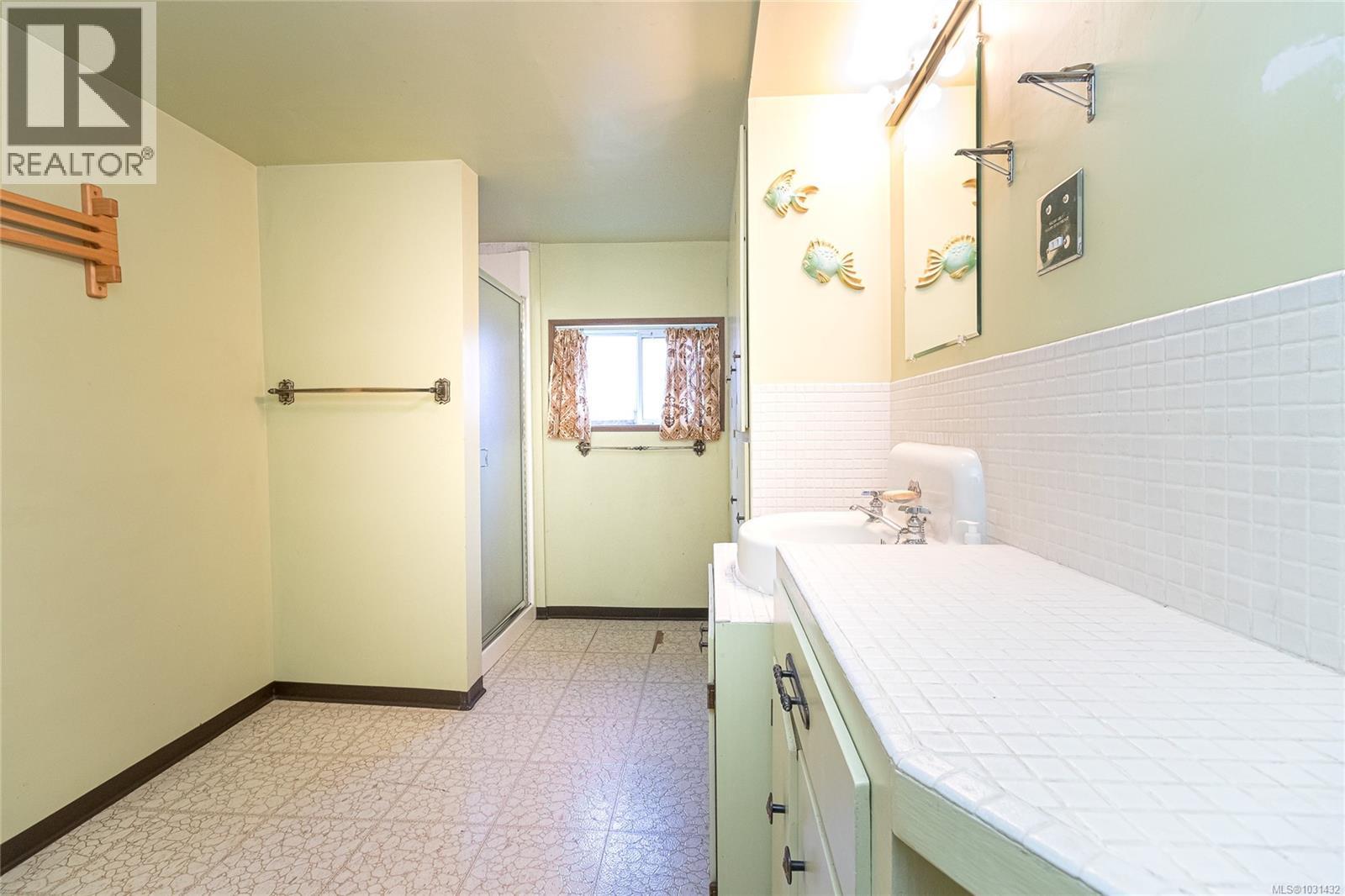  1030 Falkland Road, Oak Bay