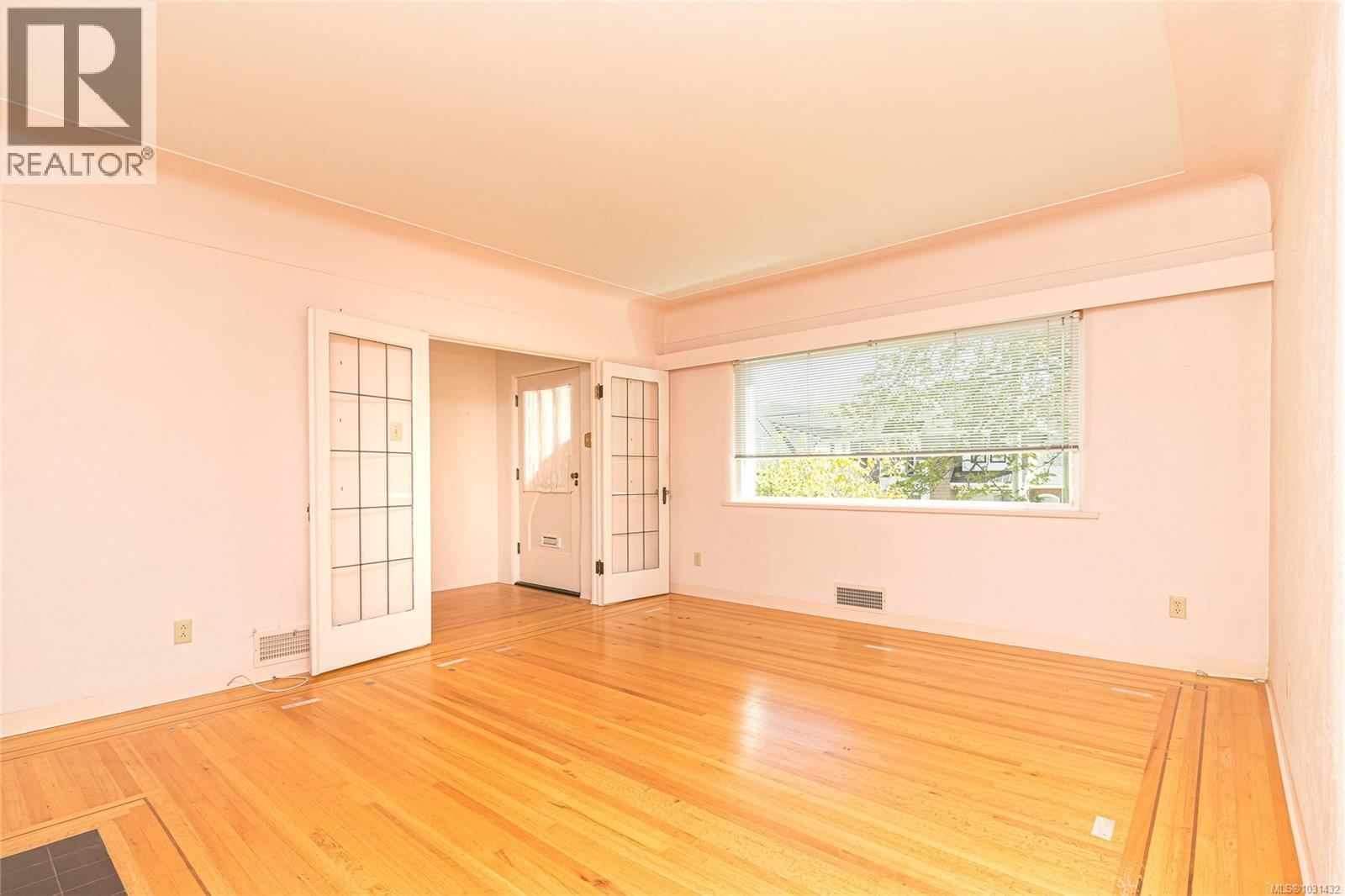  1030 Falkland Road, Oak Bay