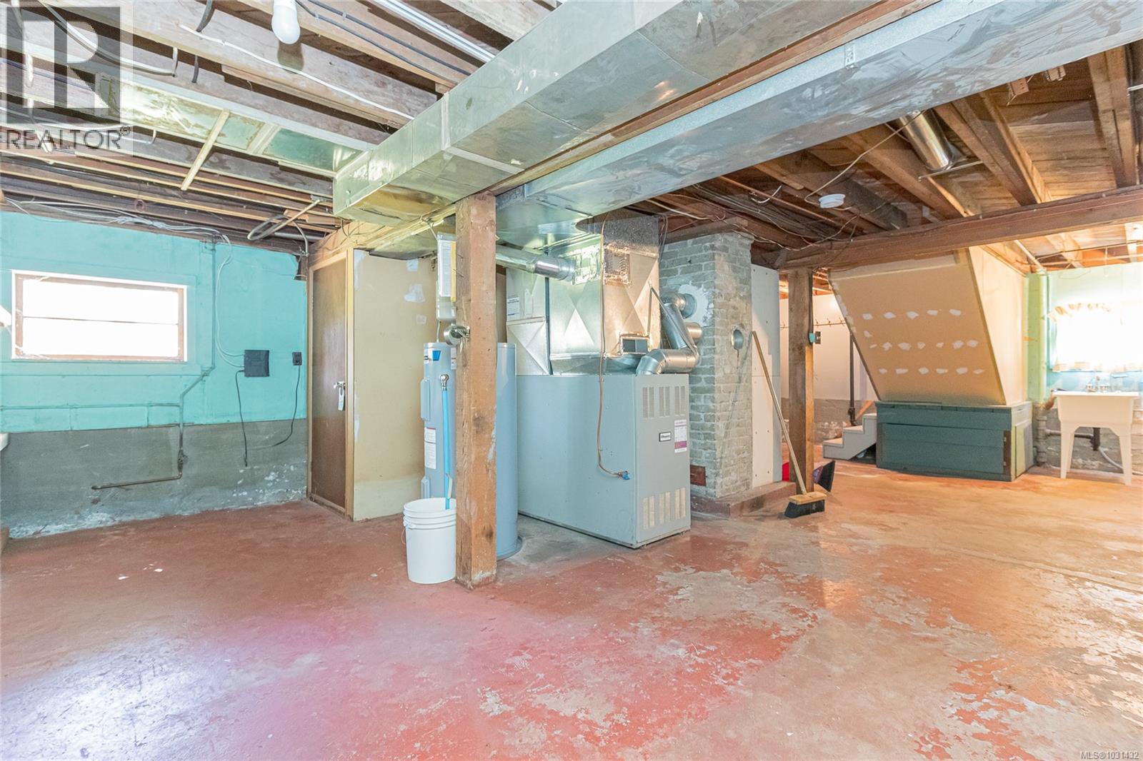  1030 Falkland Road, Oak Bay