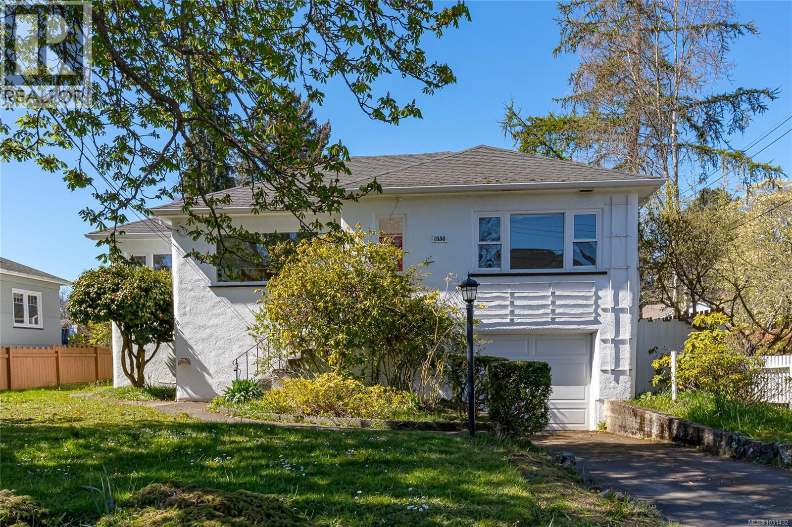  1030 Falkland Road, Oak Bay