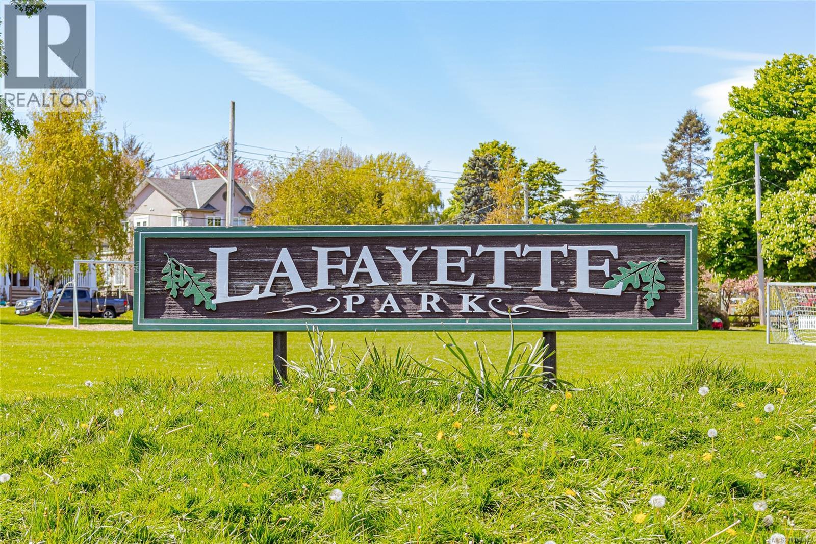  1030 Falkland Road, Oak Bay