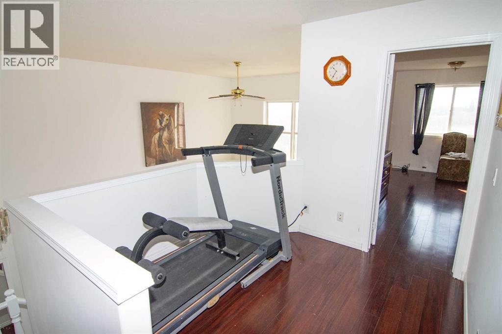 Single Family House for Sale in  Anaheim Crescent NE Monterey Park Calgary 