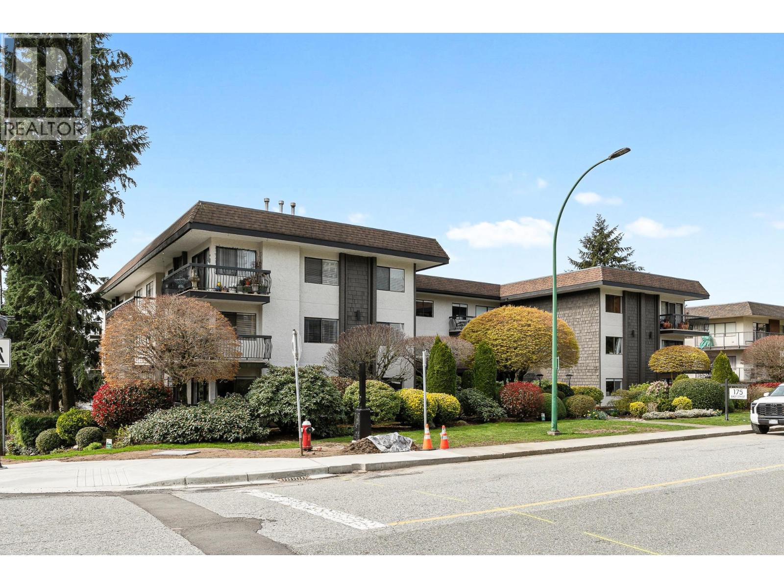 105 175 E 5TH STREET, North Vancouver