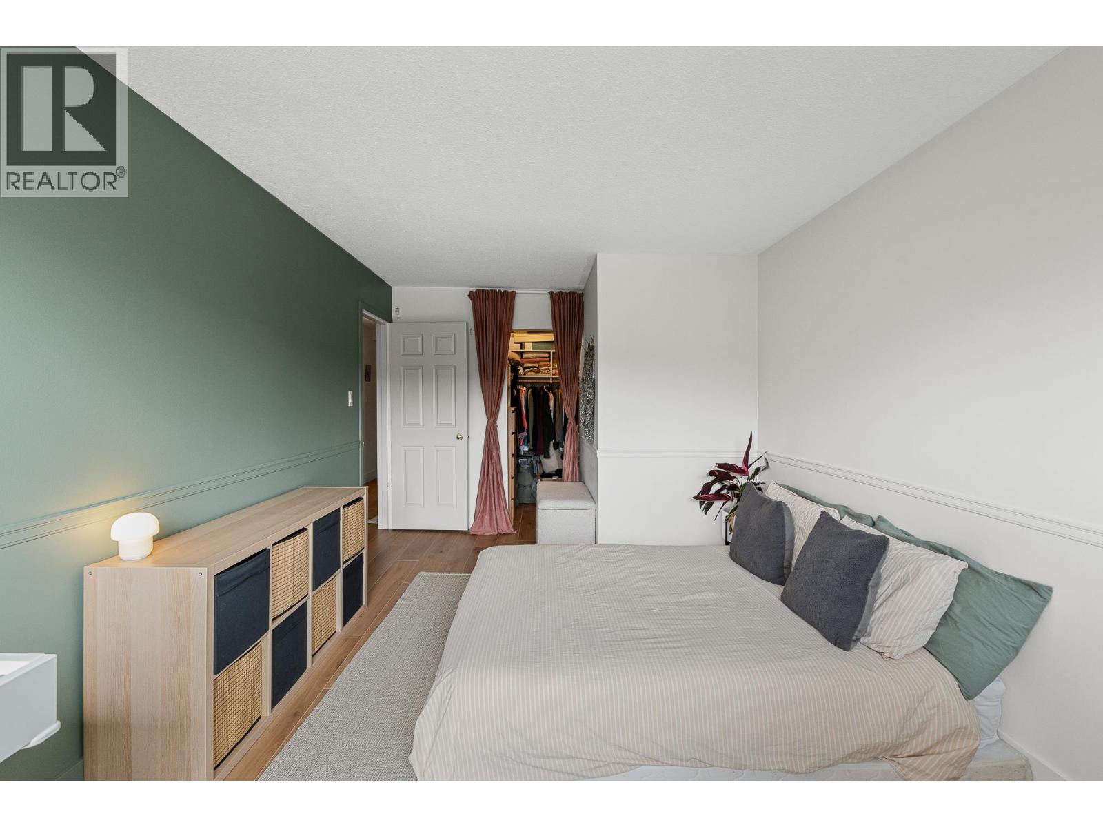 105 175 E 5TH STREET, North Vancouver