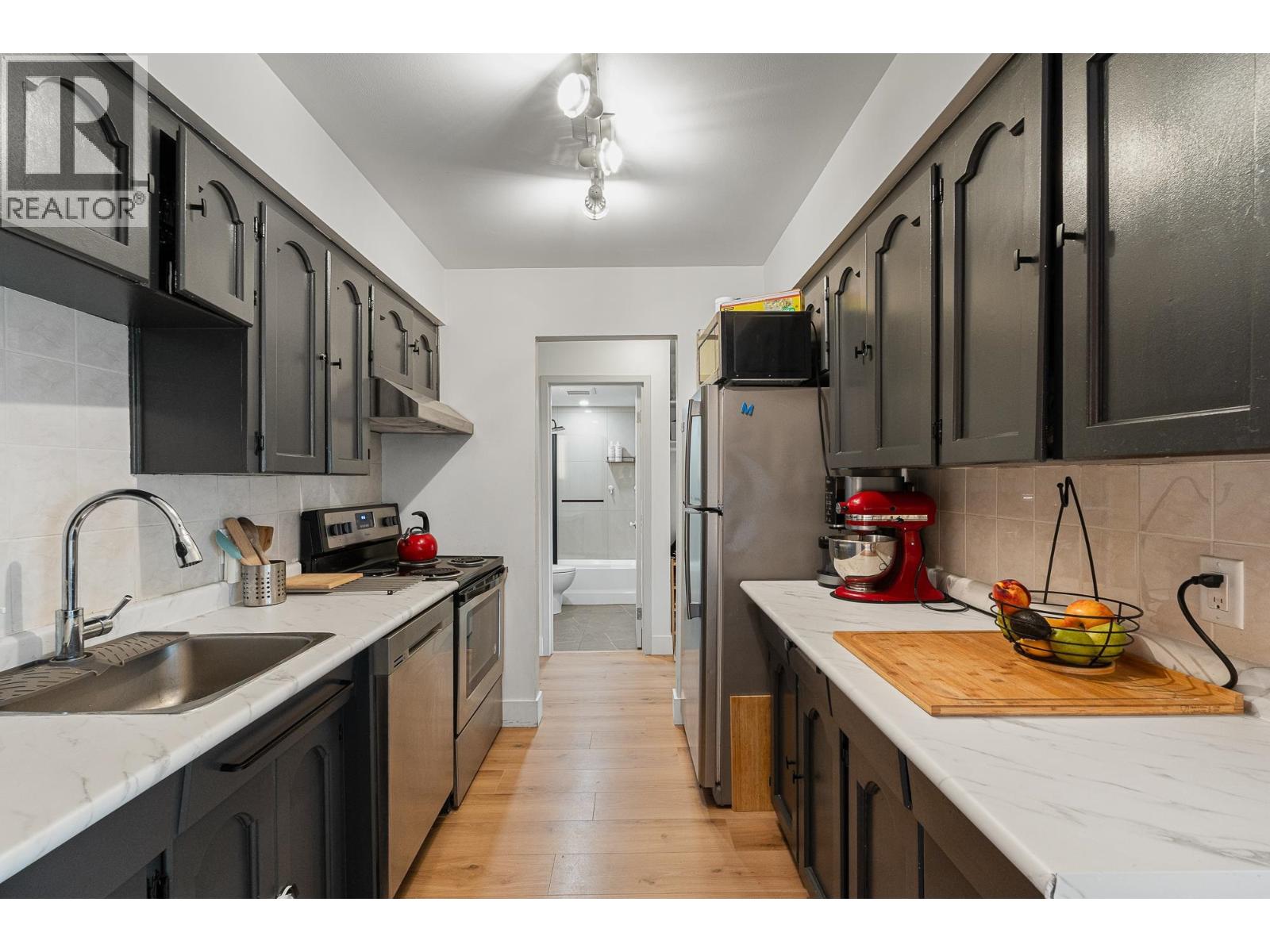 105 175 E 5TH STREET, North Vancouver
