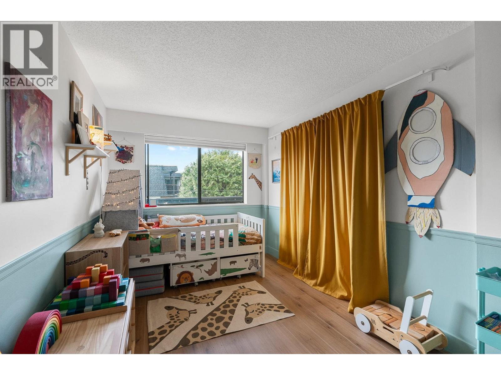 105 175 E 5TH STREET, North Vancouver