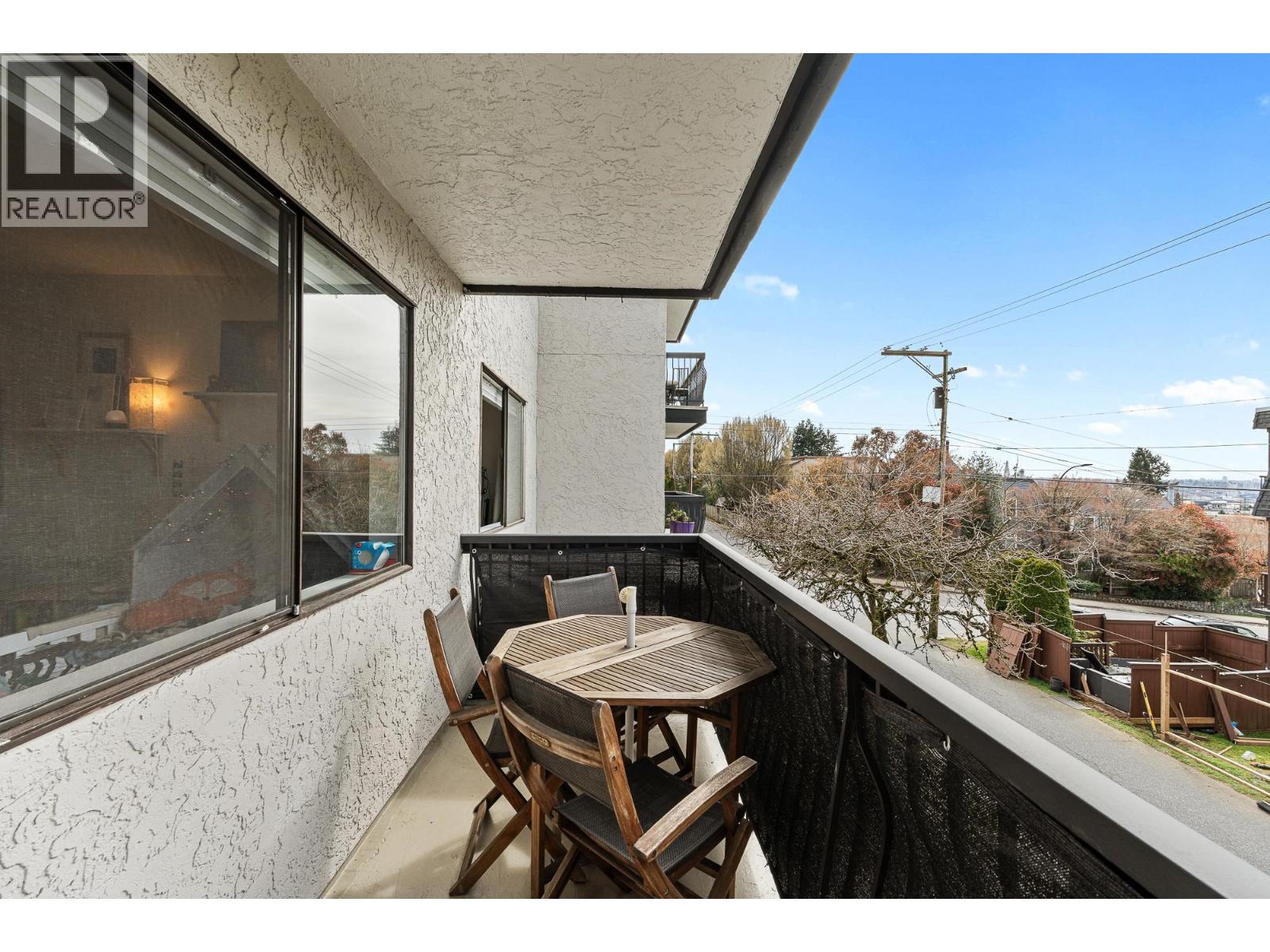105 175 E 5TH STREET, North Vancouver
