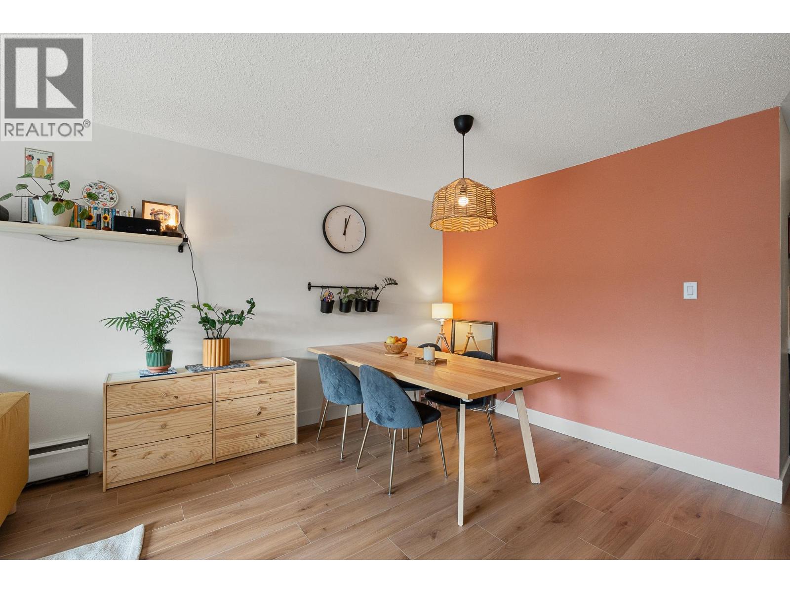 105 175 E 5TH STREET, North Vancouver