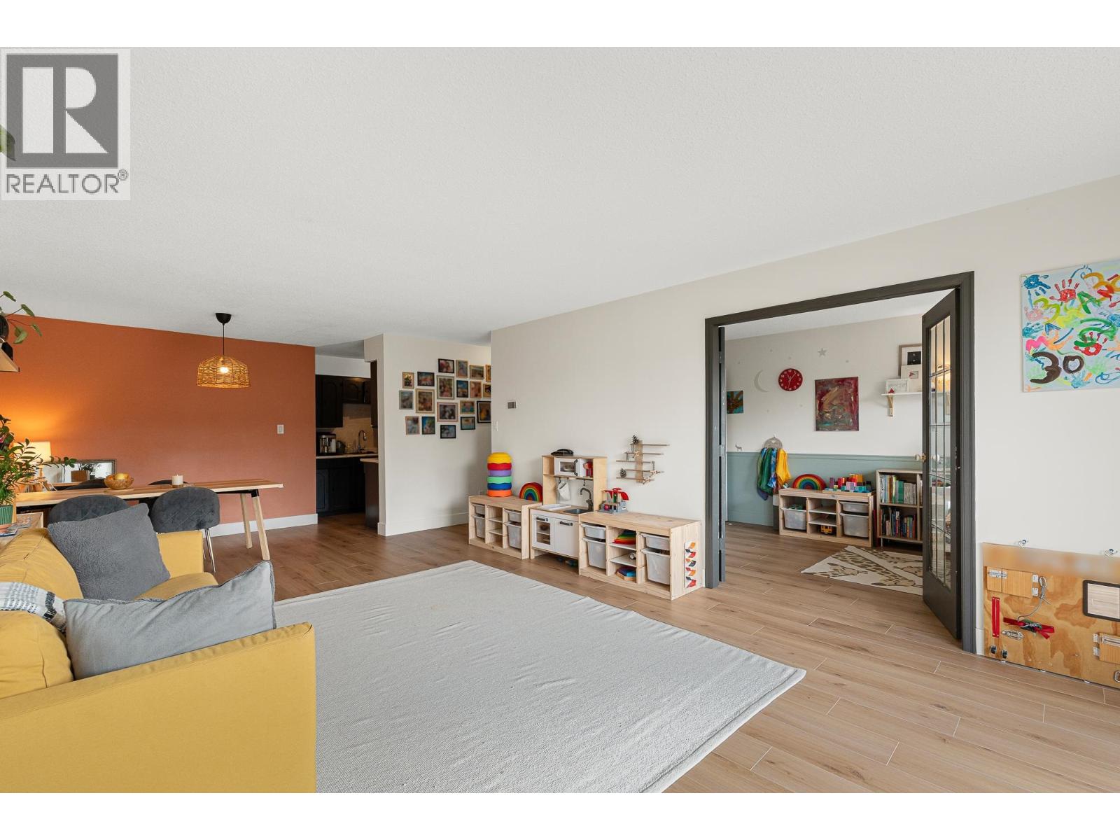 105 175 E 5TH STREET, North Vancouver