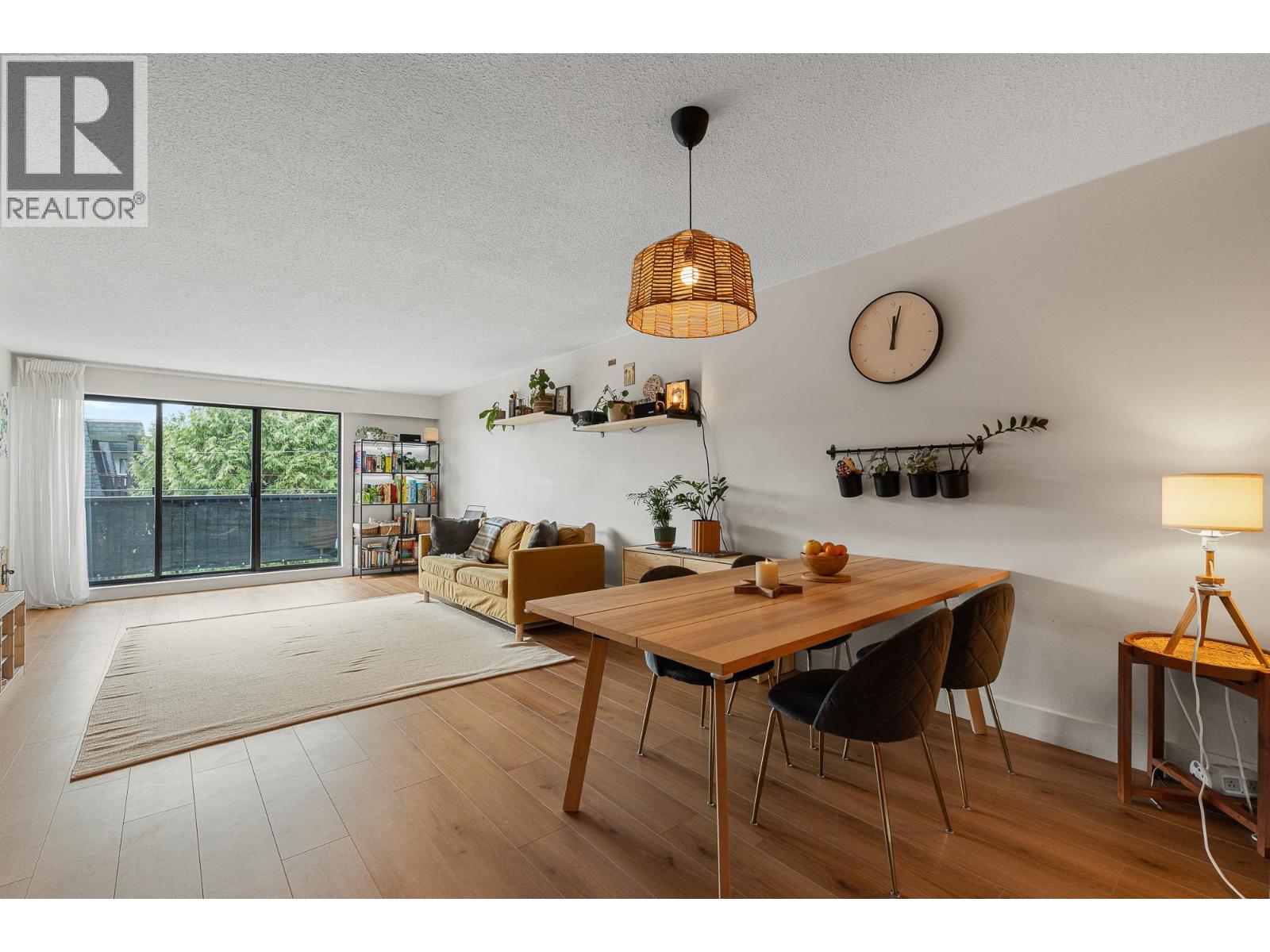 105 175 E 5TH STREET, North Vancouver