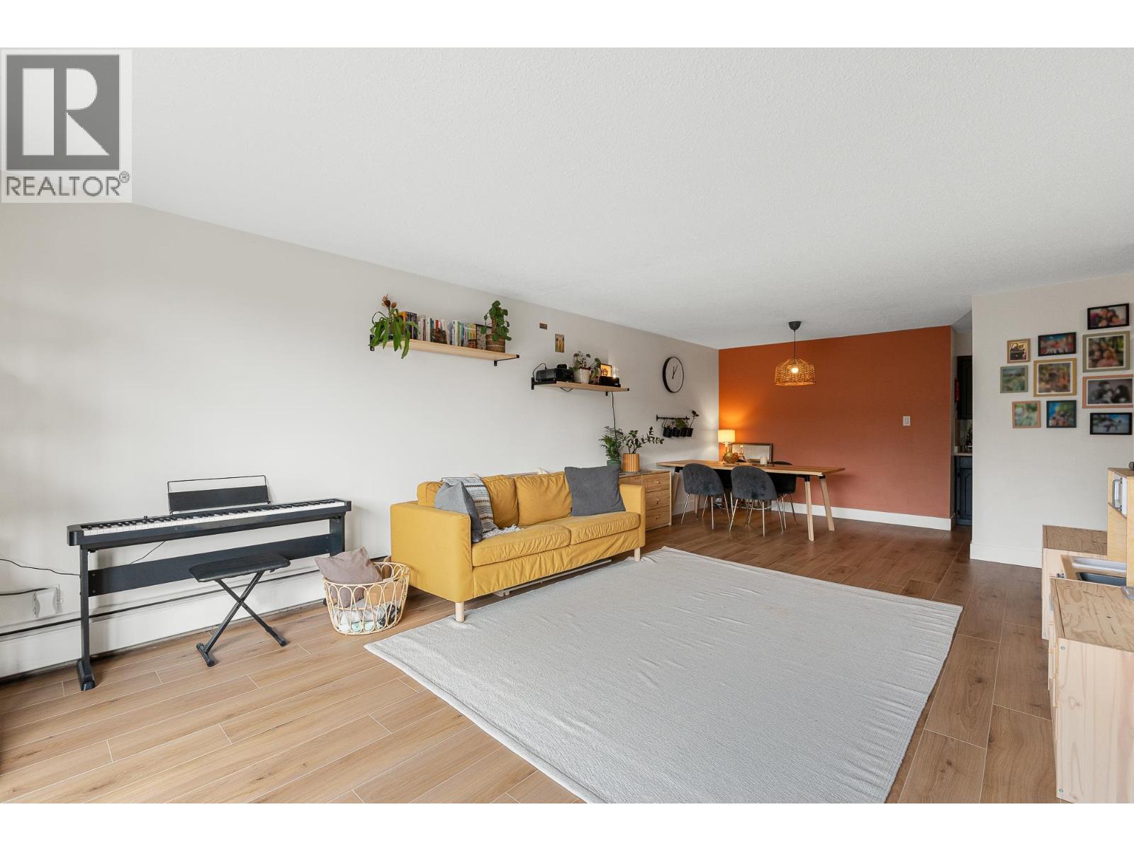 105 175 E 5TH STREET, North Vancouver
