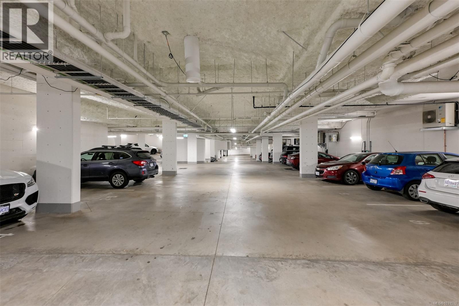 PH5 2285 Bowker Avenue, Oak Bay