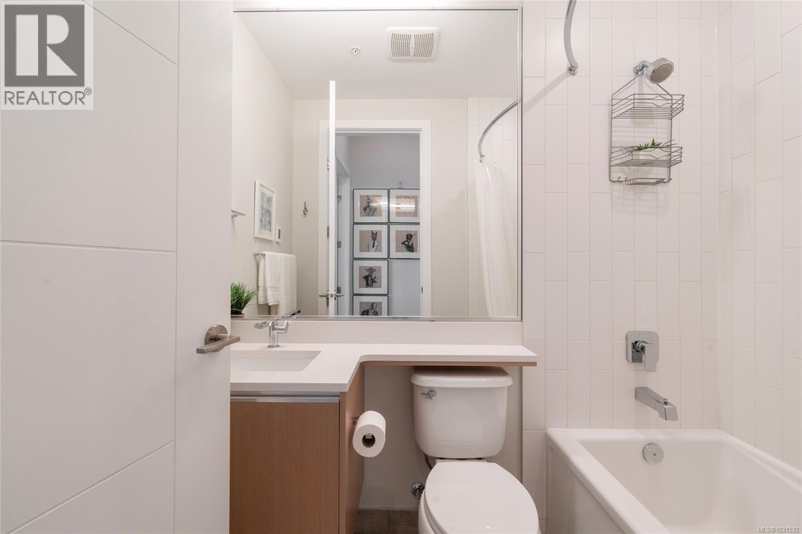 PH5 2285 Bowker Avenue, Oak Bay