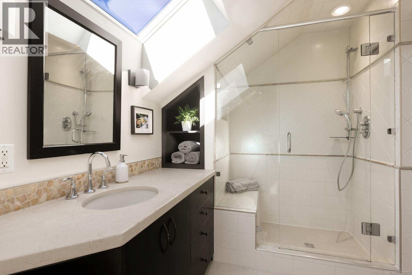 2231 Windsor Rd, Oak Bay