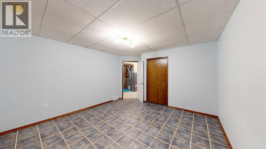 
          2288 7 Avenue Northeast
            <br/>
            <span>Medicine Hat</span>
            , 
            <span>AB</span>
             <span>T1C1K5</span>
         - Photo 31