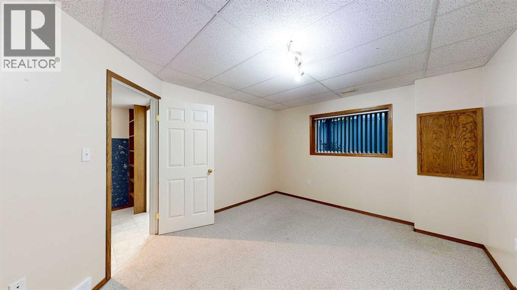 
          2288 7 Avenue Northeast
            <br/>
            <span>Medicine Hat</span>
            , 
            <span>AB</span>
             <span>T1C1K5</span>
         - Photo 39