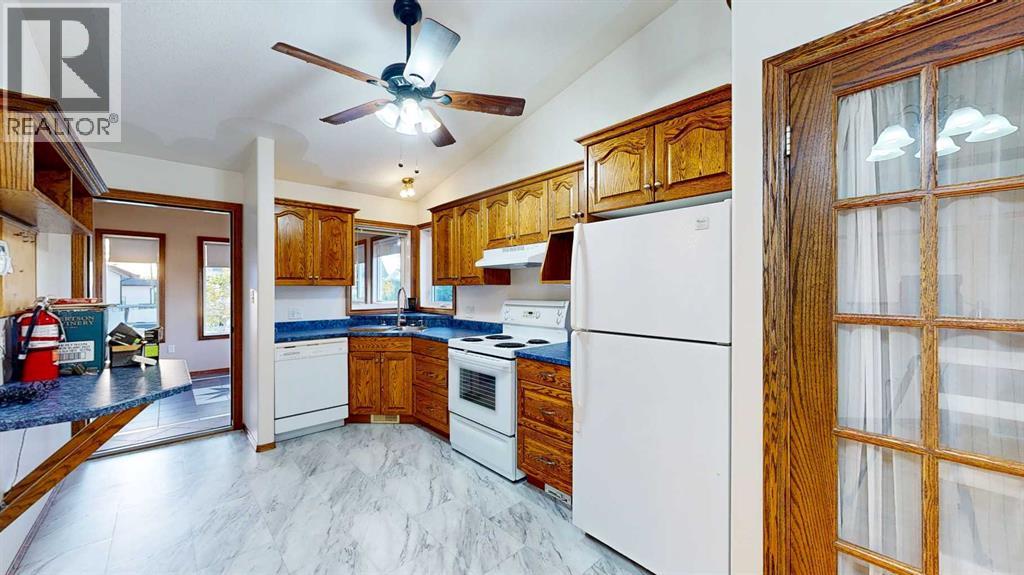 
          2288 7 Avenue Northeast
            <br/>
            <span>Medicine Hat</span>
            , 
            <span>AB</span>
             <span>T1C1K5</span>
         - Photo 7