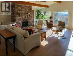 8137 Sinkut Lake Road, Vanderhoof, BC V0J3A1 Photo 16