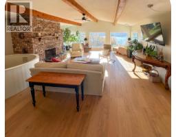 8137 Sinkut Lake Road, Vanderhoof, BC V0J3A1 Photo 17